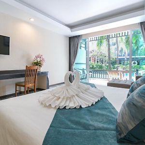 Deluxe Pool Access Double Room